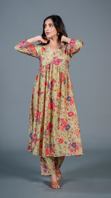 Light Green Floral Print Pleated Kurta In Cotton Silk