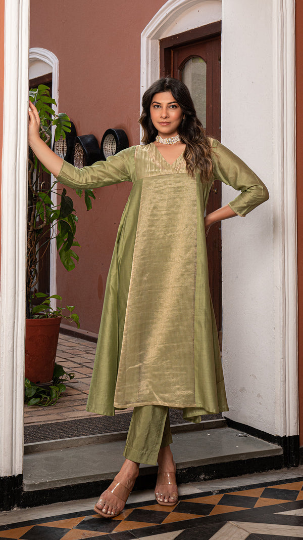 Aarjavee - Green Golden Tissue Chanderi Anarkali Kurta Set