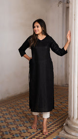 Evika Pure Linen Kurta In Black